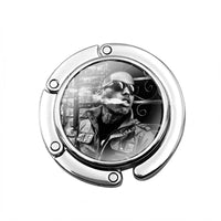 Accroche sac à main August Alsina - modèle images 1 - AccrocheMonSac ™